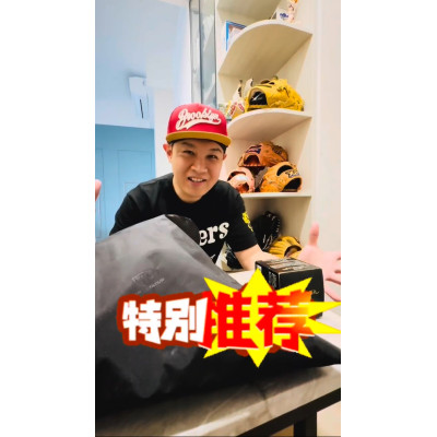ZETT棒球手套開箱，軟式、硬式傻傻分不清楚；開箱業配也是自媒體獲利的其中一種唷